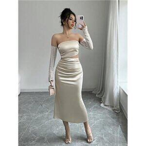 Raffinéa Women Off Shoulder Contrast Lace Long Sleeve Ruched Cut-Out Waist